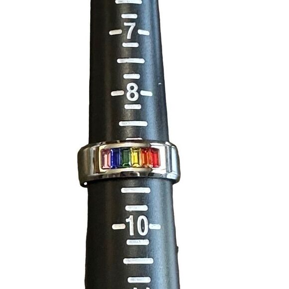 NWOT Size 9 Titanium band with rainbow flag stones - Picture 5 of 5